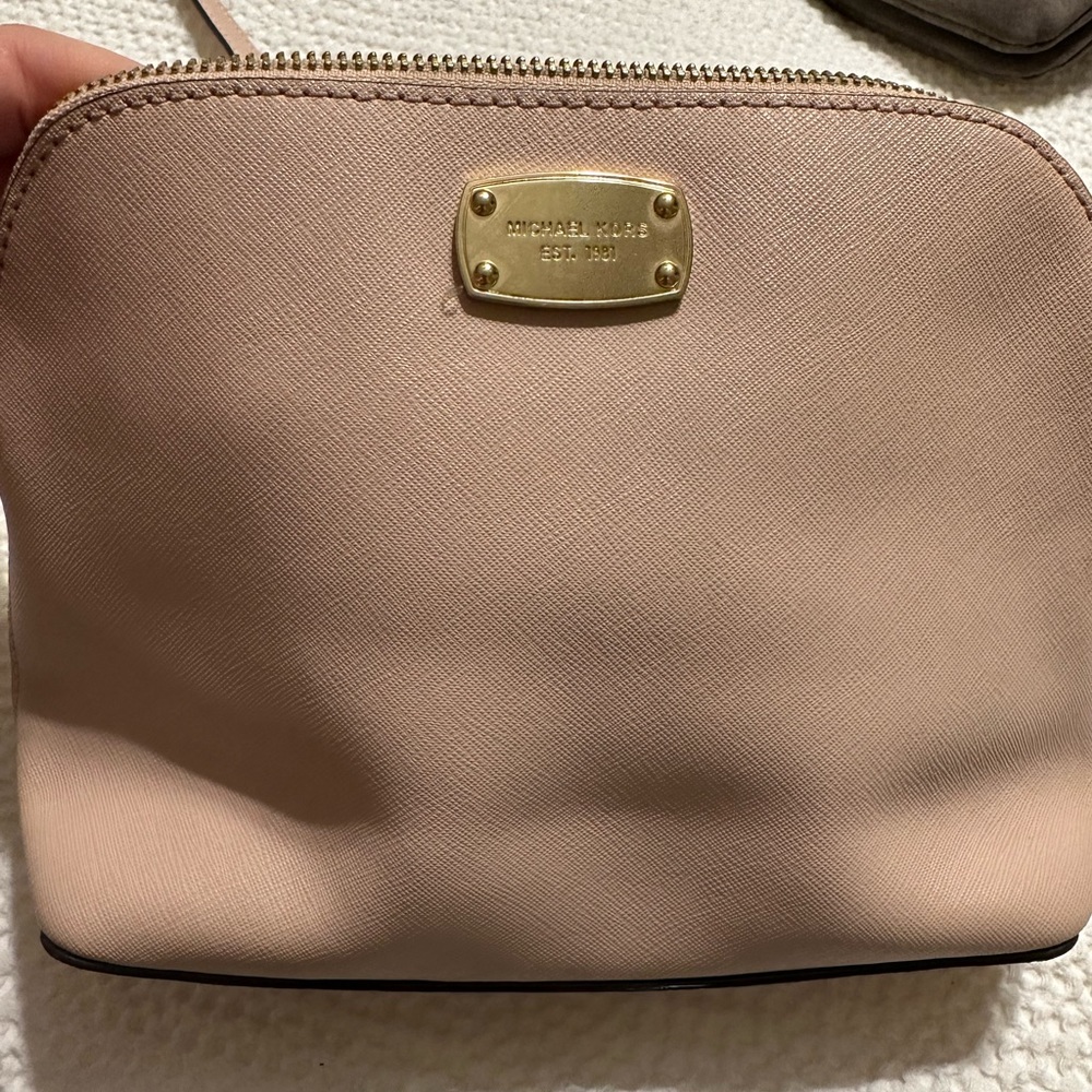 Michael kors crossbody bag